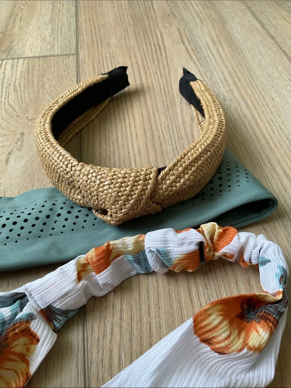 Set of Three Headbands NWT Anthropologie Active, Tan Top Knot, Fabric Top Knot